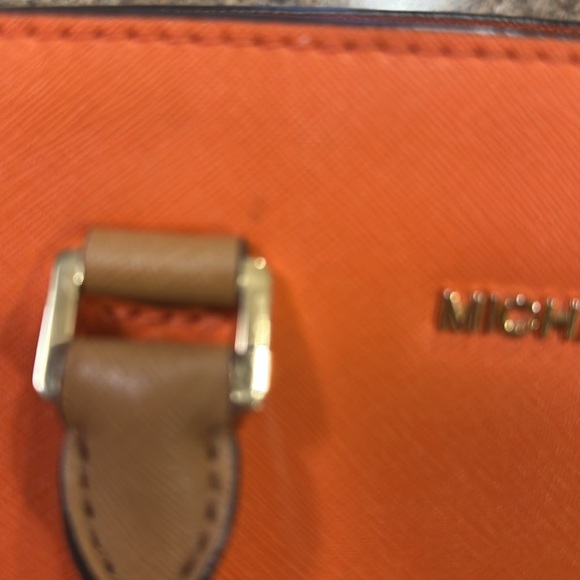 Michael Kors Leather Crossbody Bag With Handles Top Zipper Closure Orange White - Picture 16 of 16